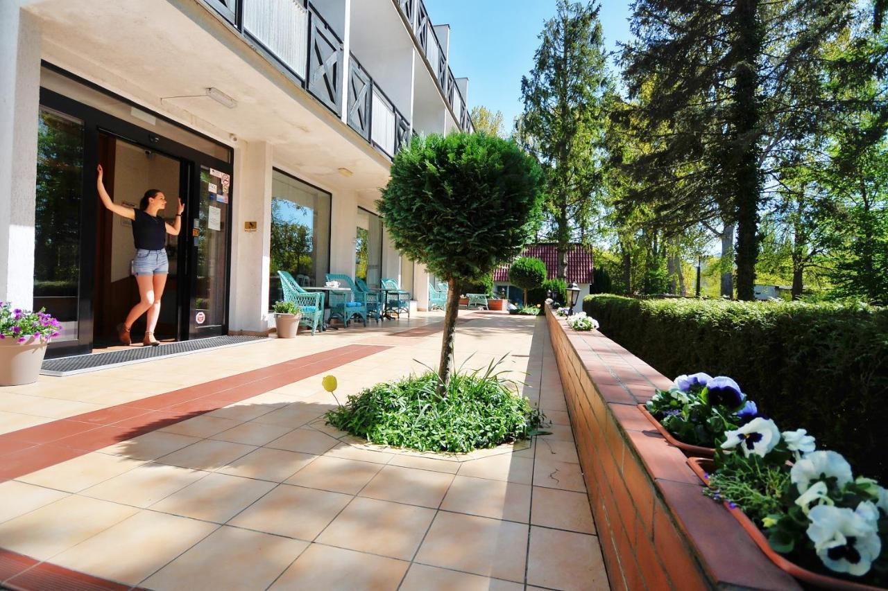 Relax Aparthotel Kolobrzeg Exterior photo